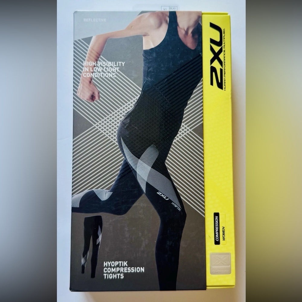 2XU Women's Black and White Compression Leggings